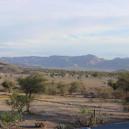 Fort Sesfontein Lodge & Safaris Eksteriør bilde